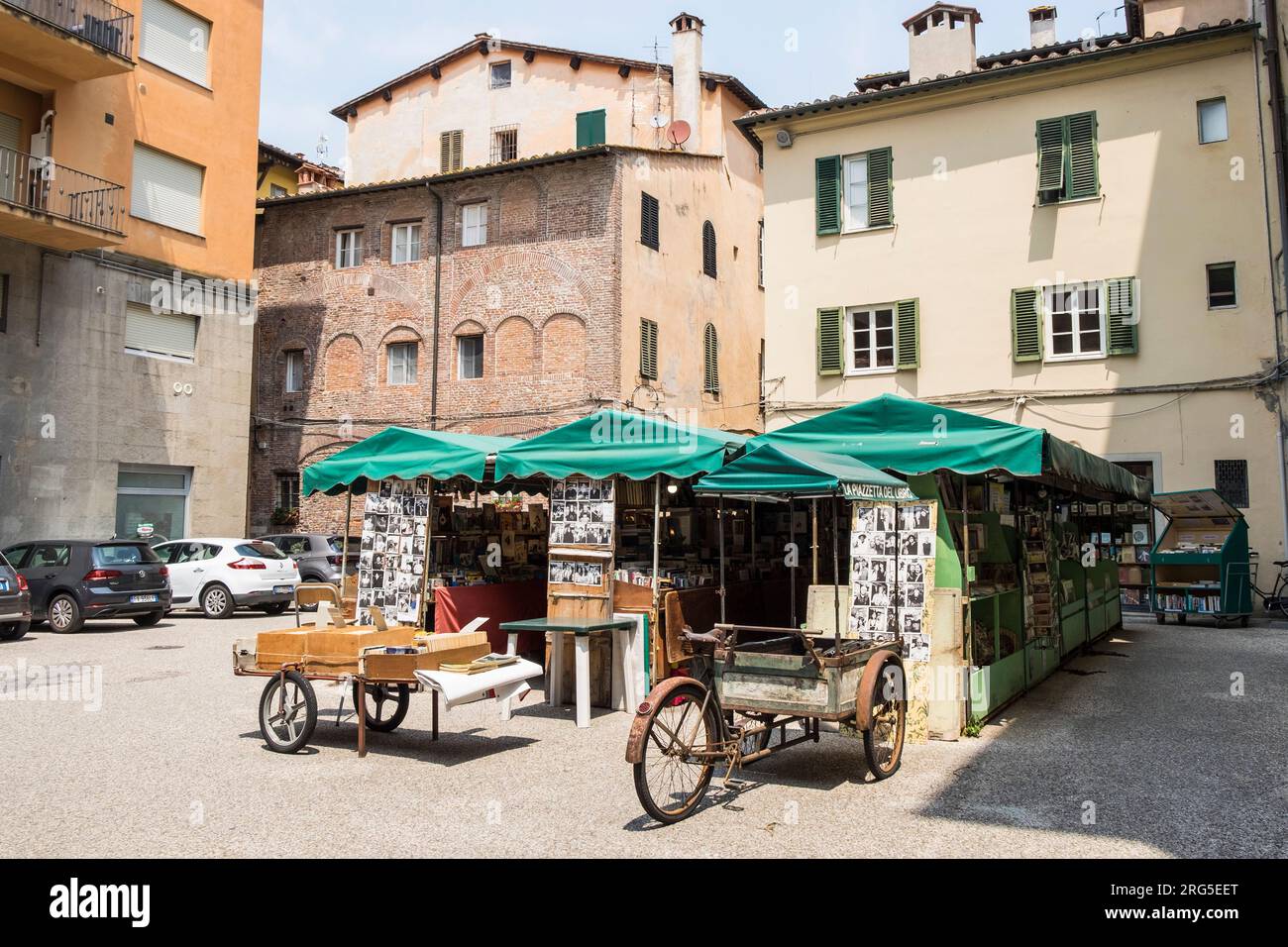 Italy, Tuscany, Lucca, Piazzetta del libro, book square Stock Photo - Alamy