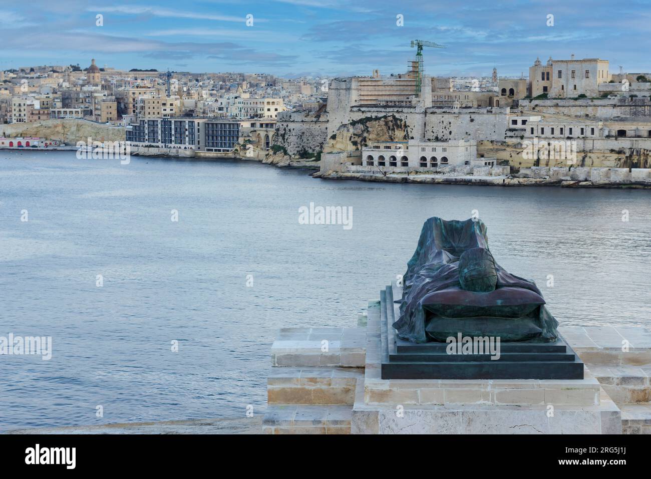 Malta La Valletta , Europe, panorama of Valletta harbor entrance with memorial to the fallen of the Second World War Stock Photo