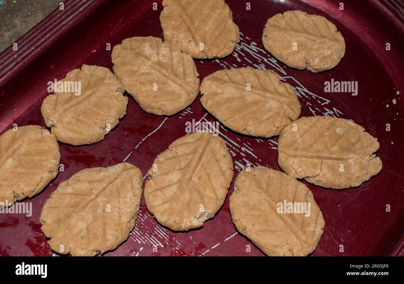 Raw Thekua , an Indian sweet dish or a snacks in tray. popular in bihar jharkhand. Prashad in chhath Stock Photo