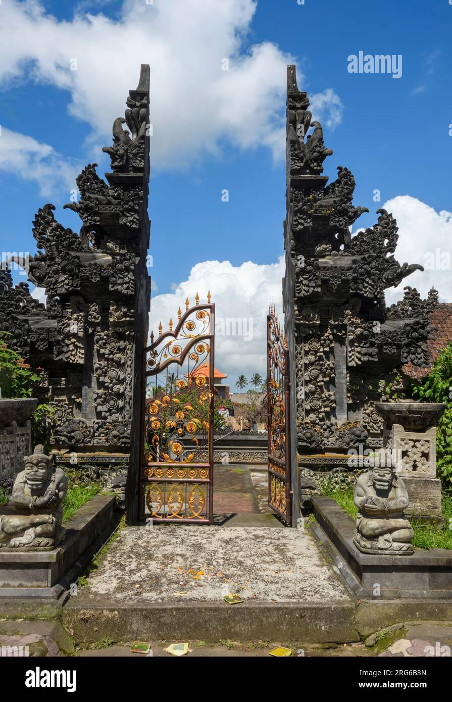 Candi bentar, or split gateway, Pura Kehen, Cempaga, Bangli Regency, Bali, Indonesia. Stock Photo