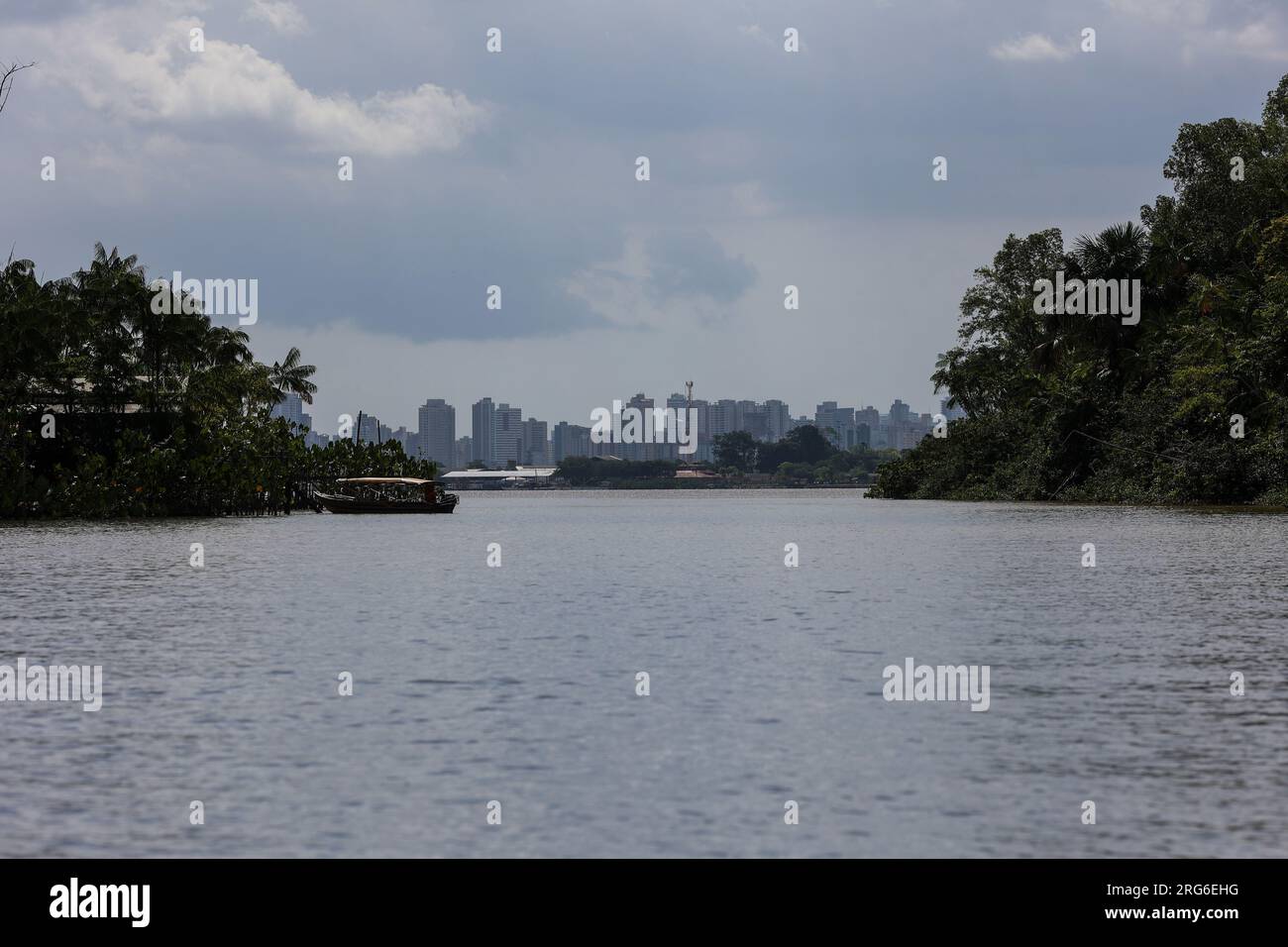 Belem, Brazil. 07th Aug, 2023. View of the city on the banks of the Guama River. The heads of state and government of the South American Amazon countries are meeting in Belém, Brazil, on Tuesday to discuss the protection of the rainforest. Credit: Filipe Bispo Vale/dpa/Alamy Live News Stock Photo