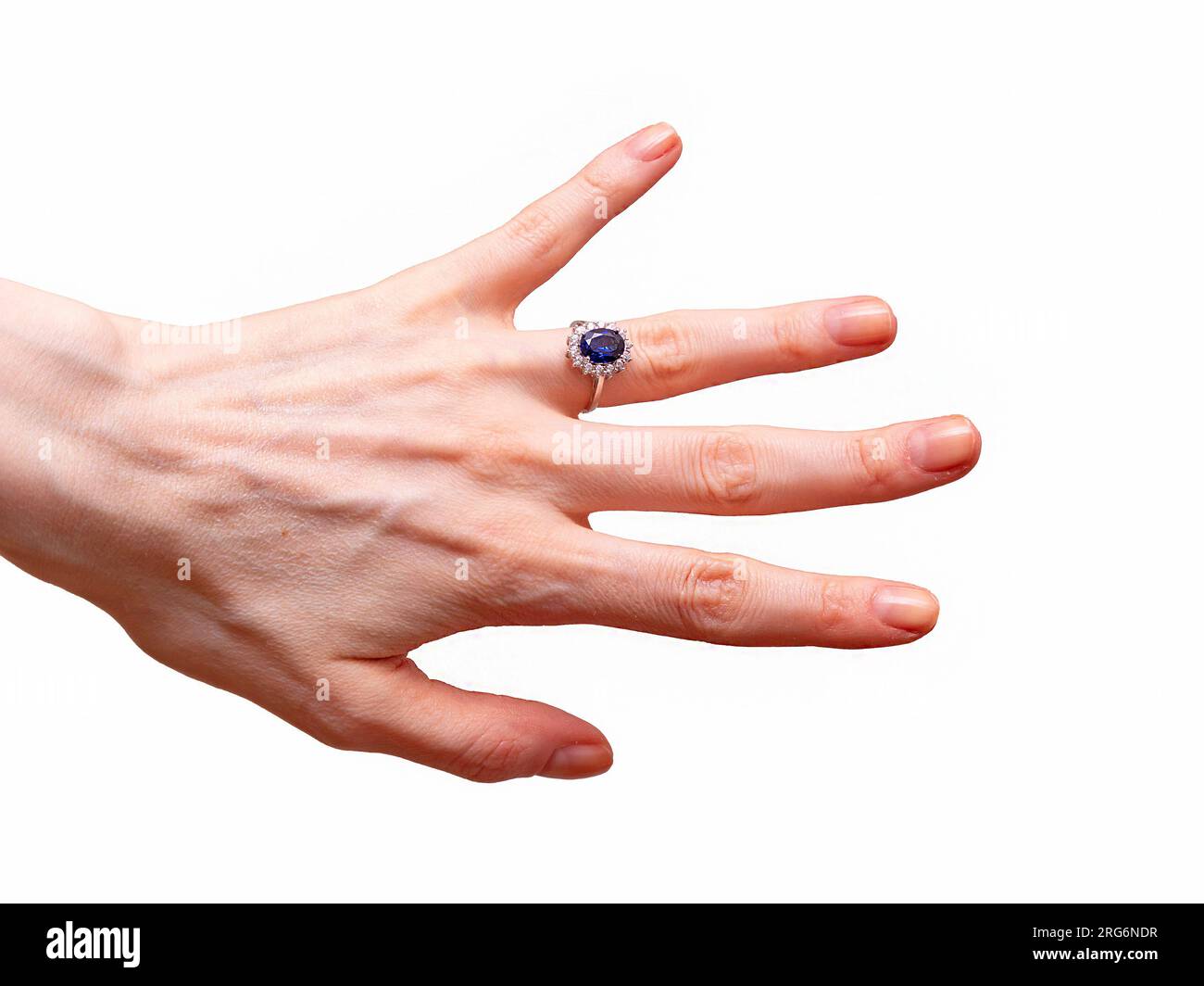 Engagement Ring Finger For Male And Female 2024 | johnnysbarandgrill.com