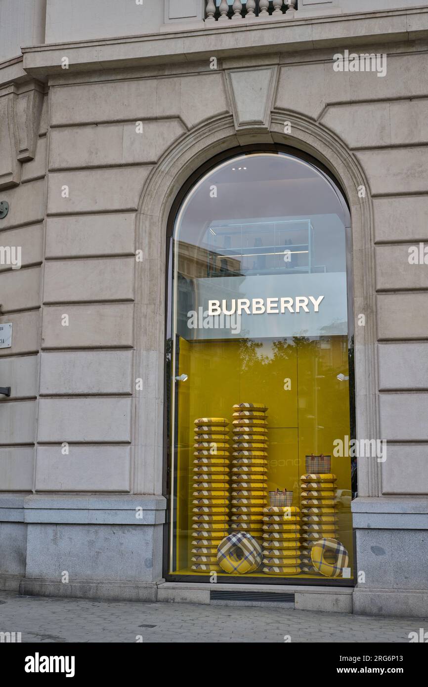 Luxury shop on Passeig de Gracia in Barcelona, Spain Stock Photo - Alamy