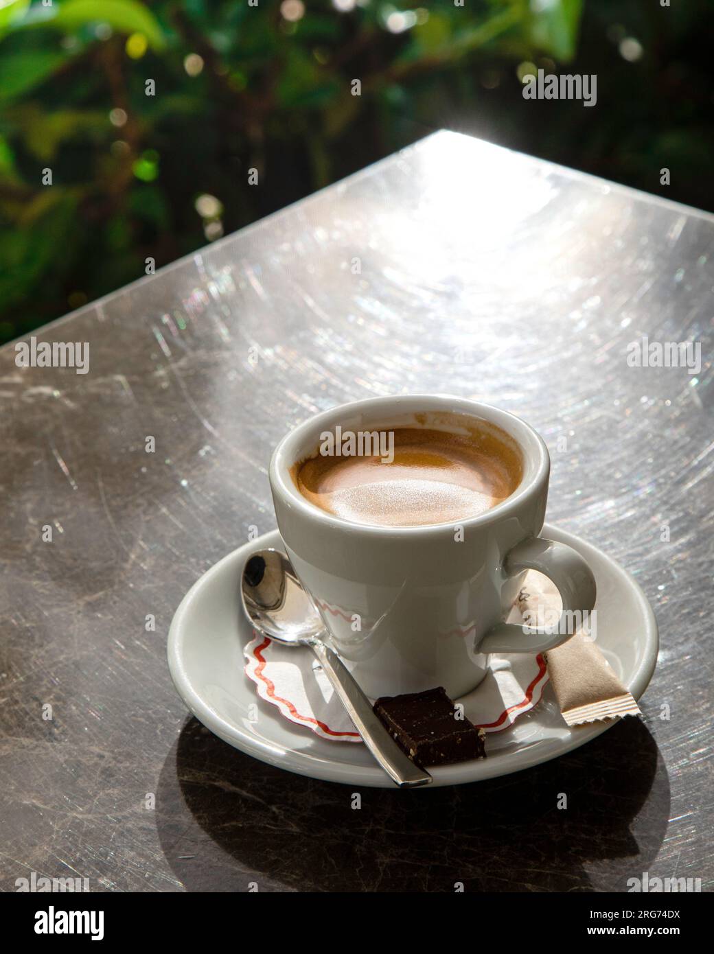 https://c8.alamy.com/comp/2RG74DX/fresh-tasty-espresso-cup-of-hot-coffee-2RG74DX.jpg