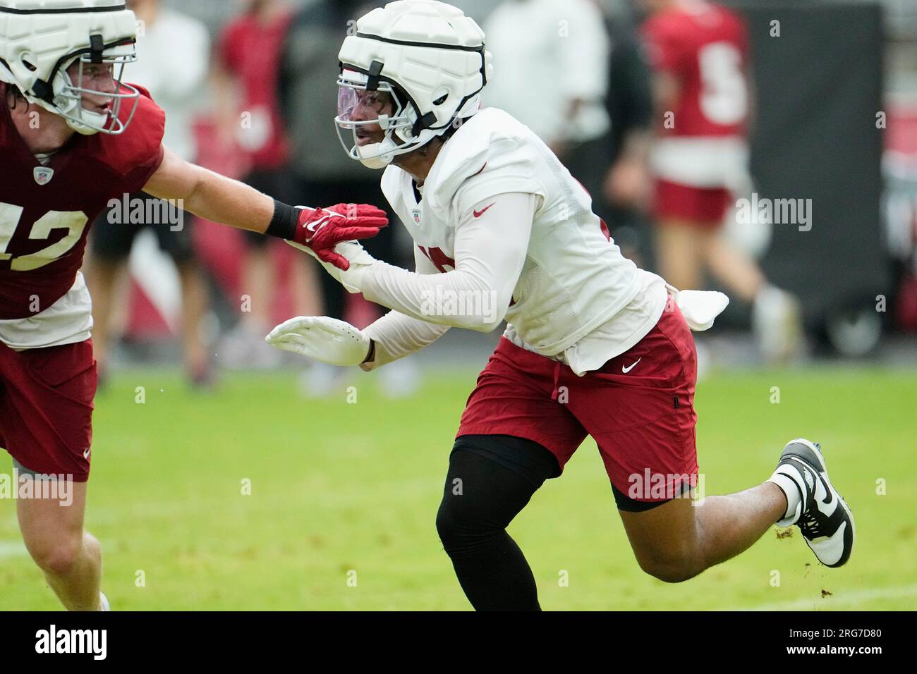 Arizona Cardinals Linebacker BJ Ojulari, Right, Tries To Run Past ...