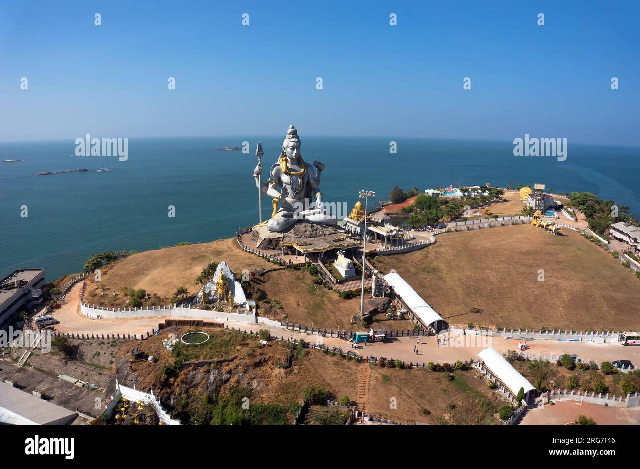 Statue of Lord Shiva was built at Murudeshwar temple on the top of