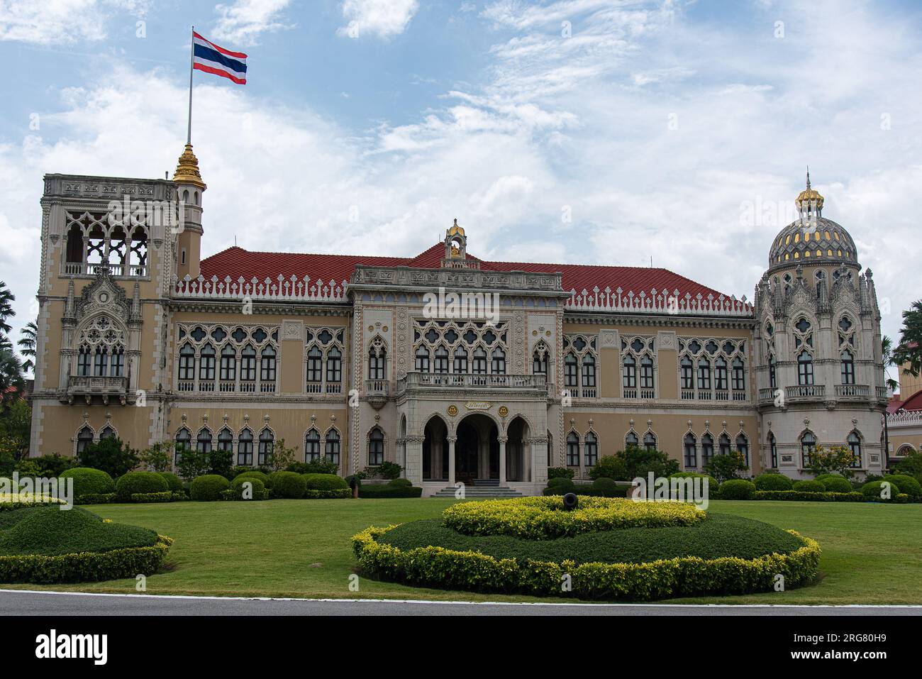 Bangkok, Thailand. 08th Aug, 2023. A general view of the government house of Thailand in Bangkok. The offices of the Prime Minister of Thailand and appointed cabinet ministers that located on the Dusit district in the center of Bangkok. Credit: SOPA Images Limited/Alamy Live News Stock Photo