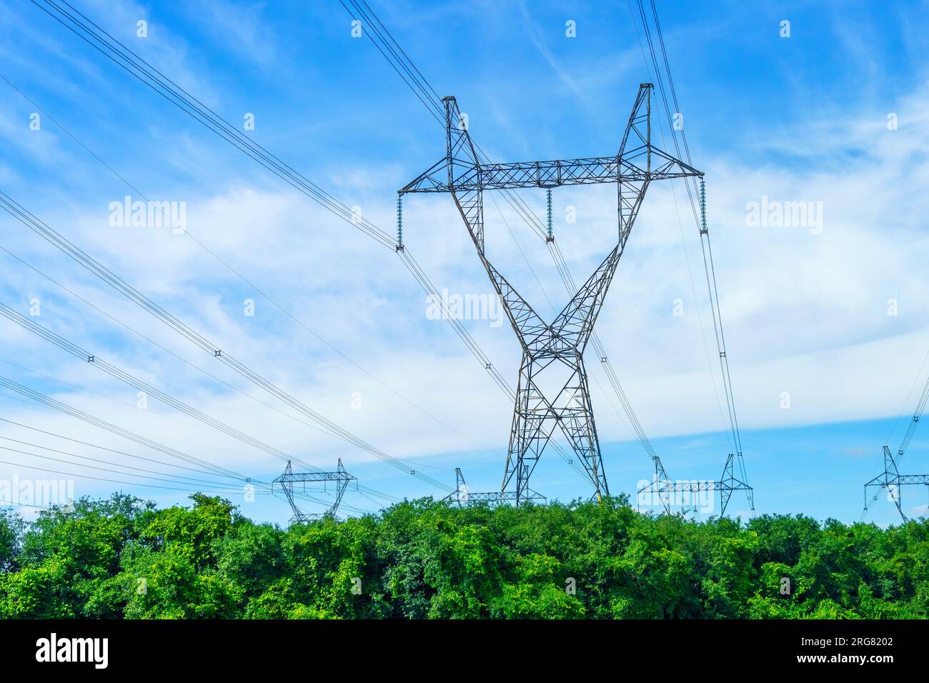 Mississauga, Canada, Large electricity pylon for high voltage power ...