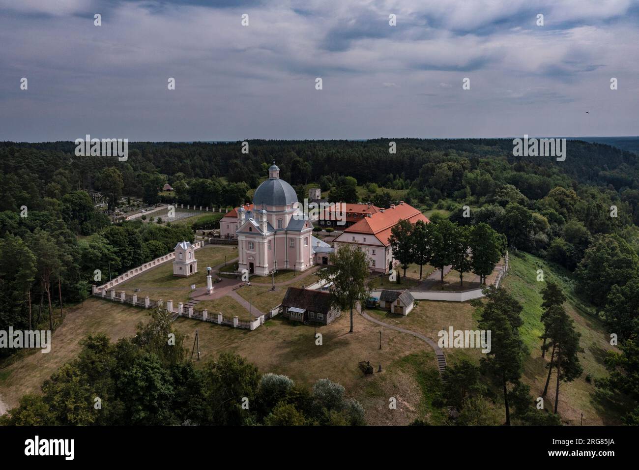 Das Liskiava Kloster, südlich von Druskininkai gelegen, ist ein weiteres herausragendes kulturelles Denkmal in Litauen. Ursprünglich im Jahr 1625 als Stock Photo