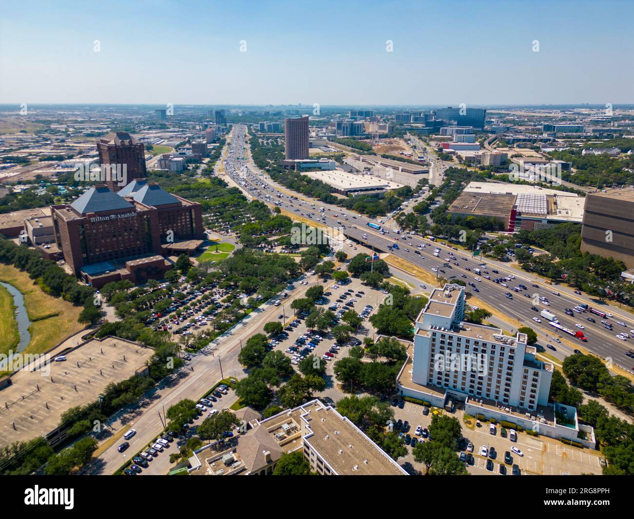 Dallas TX USA July 28 2023 - Dallas Tx Usa July 28 2023 Aerial Photo Hilton Anatole Near The Interstate 35 Dallas Texas 2RG8PPH