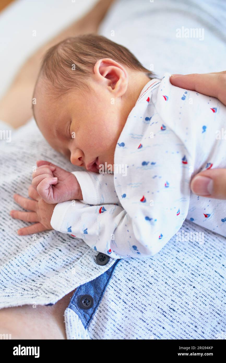 Newborn sleeping on my chest hot sale