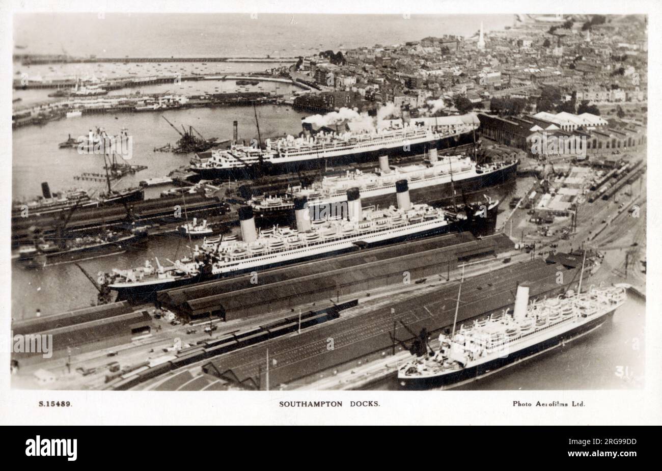 Aerial View of Southampton Docks - Great Ocean Liners awaiting departure on the Trans-Atlantic route. The ships include RMS Olympic. Stock Photo
