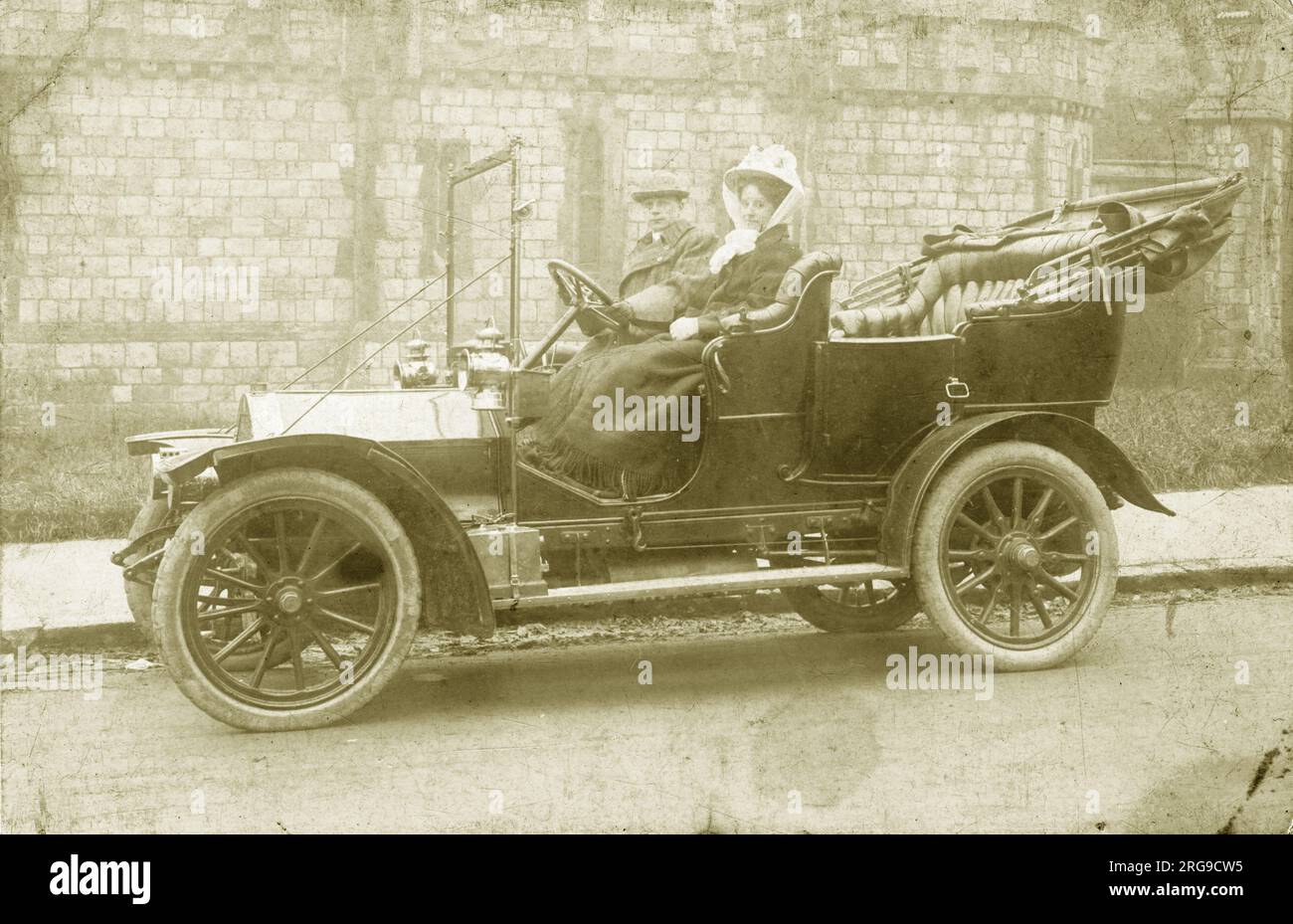 1900s couple england hi-res stock photography and images - Alamy
