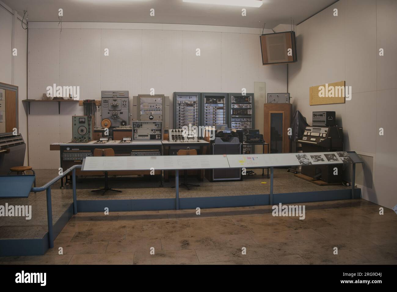 Love story unfolds hi-res stock photography and images - Alamy