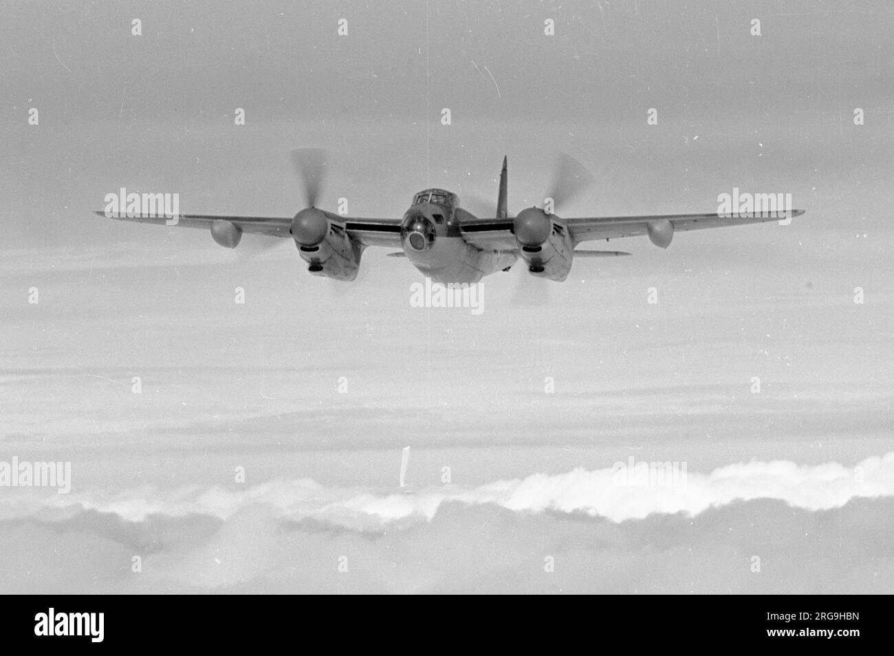 de Havilland DH.98 Mosquito B.XVI with the bulged bomb bay doors to accept the 4,000 lb Mark 1 high capacity bomb ('Blockbuster') Stock Photo