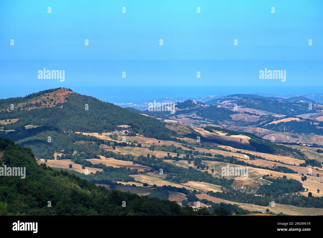 panorama delle colline del Montefeltro Stock Photo