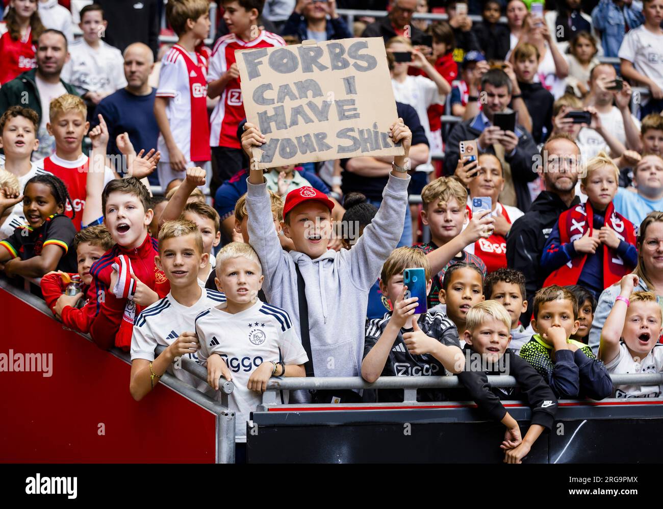 AMSTERDAM - 08/08/2023, Children during the open day of Ajax in the ...