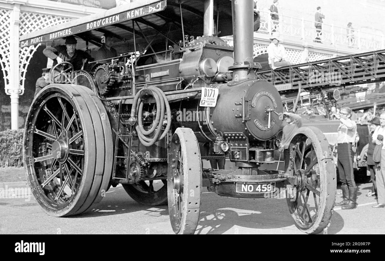 At the 1965 Brighton Steam Rally Maker: John Fowler & Co. of Leeds, Type: Road Locomotive Number: 14754 Built: 1920 Registration: NO 459 Class: A9 Cylinders: Compound Nhp: 7 Name: Endeavour Stock Photo
