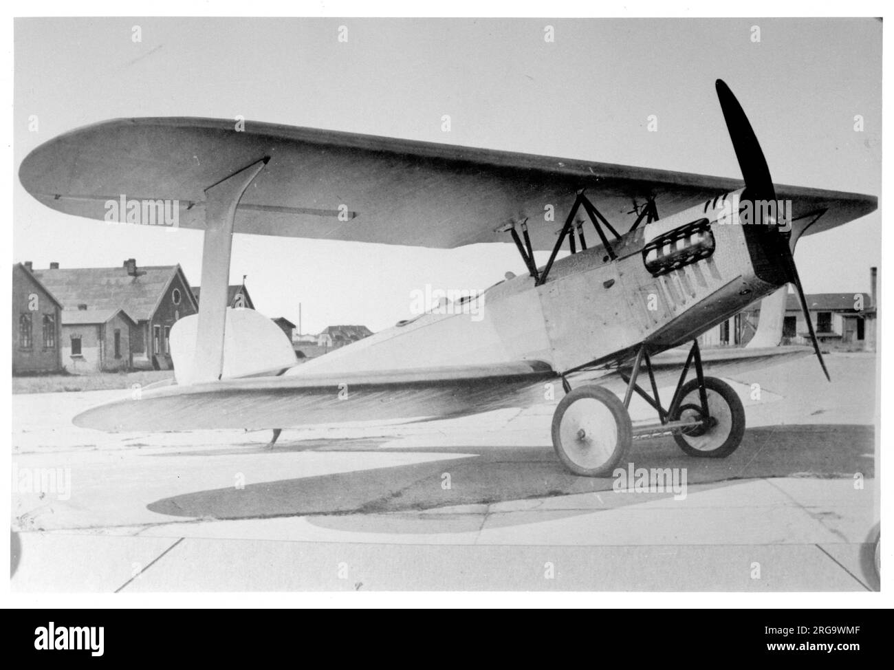 Cox-Klemin CO-1 P-377 at McCook Field for evaluation. The CO-1 and CO-2 (company designations) were licence-built Heinkel HD17 reconnaissance biplanes, powered by Napier Lion and Liberty L-12 engines respectively. The CO-1 was given the McCook Field evaluation serial P-377 and the CO-2 was serialled P-379. (Note that there is no relation to the Engineering Division CO-1 and CO-2, which were US Army designations in the Corps Observation category). Stock Photo