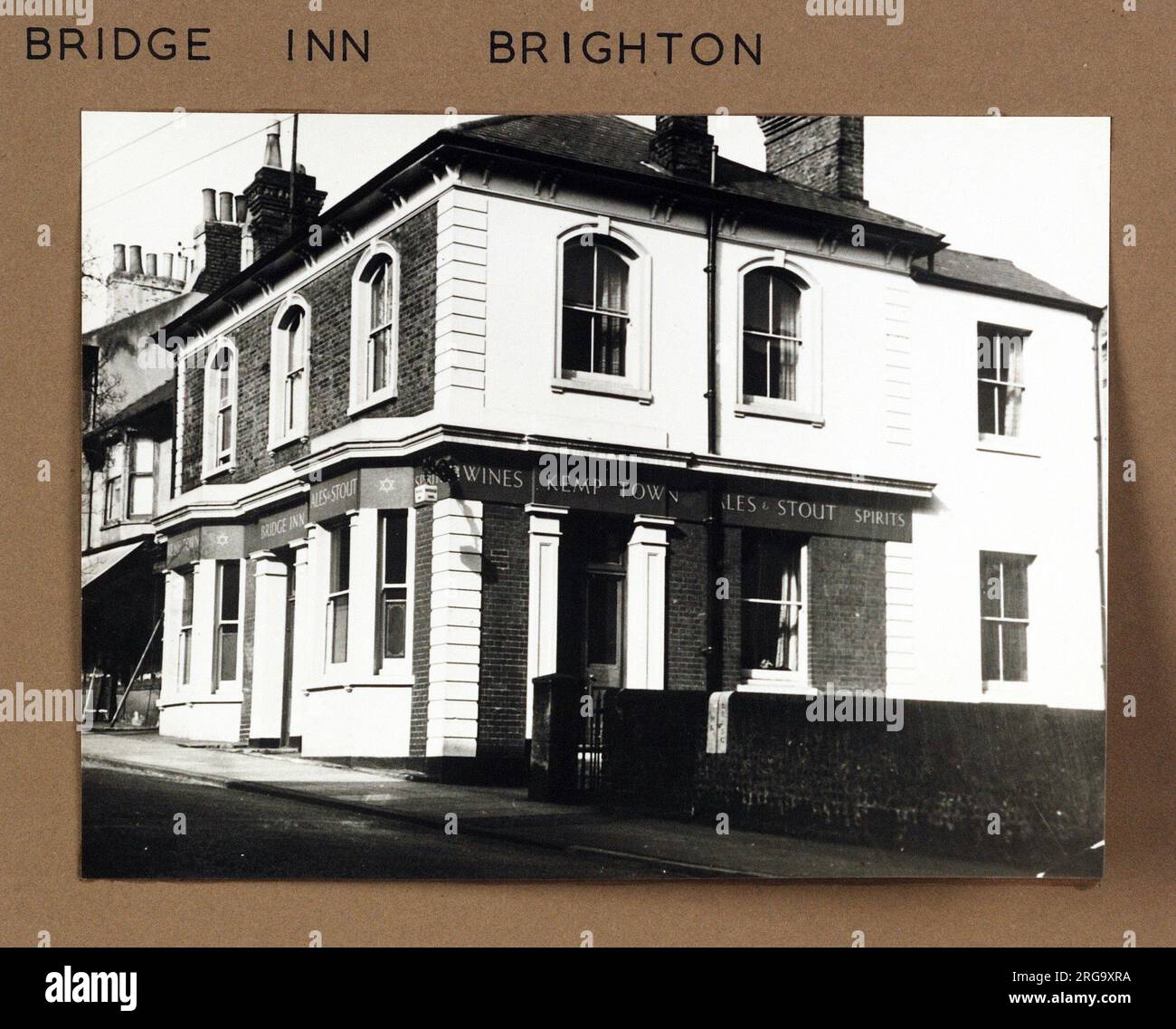 Photograph of Bridge Inn, Brighton, Sussex. The main side of the print (shown here) depicts: Corner on view of the pub.  The back of the print (available on request) details: Nothing for the Bridge Inn, Brighton, Sussex BN1 3TU. As of July 2018 . Demolished Stock Photo
