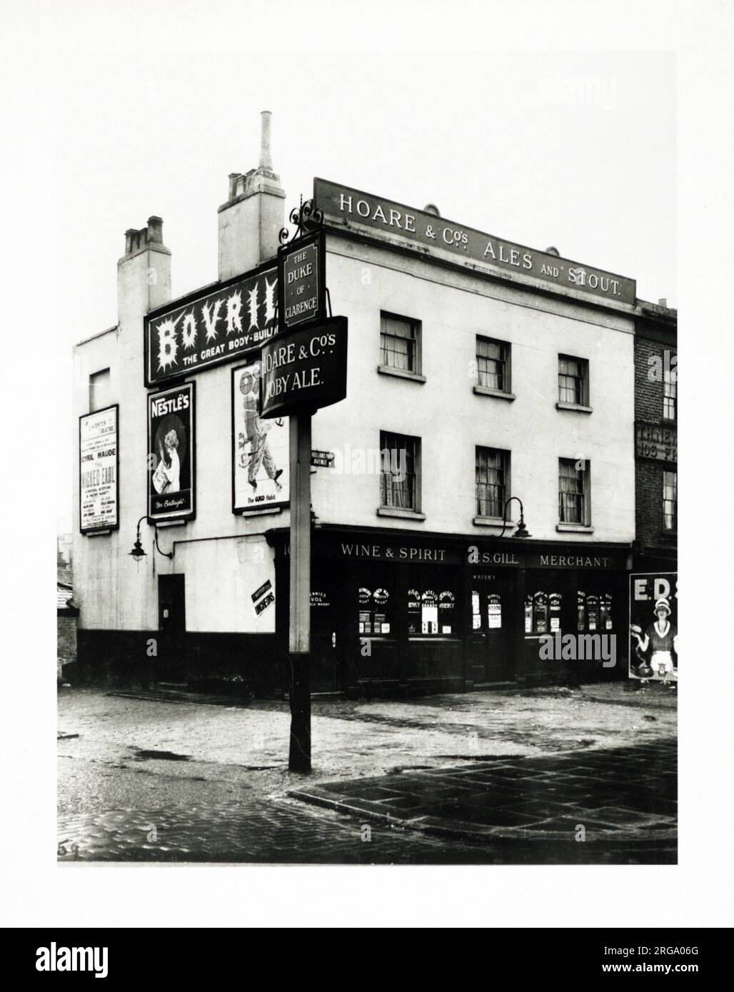 Duke Of Clarence PH, Notting Hill (Old), London. The main side of the print (shown here) depicts: Corner on view of the pub.  The back of the print (available on request) details: Nothing for the Duke Of Clarence, Notting Hill (Old), London W11 4XB. As of July 2018 . Demolished and rebuilt 1938. Stock Photo