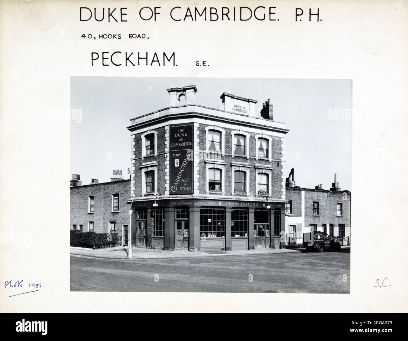 Photograph of Duke Of Cambridge PH, Peckham, London. The main side of the print (shown here) depicts: Corner on view of the pub.  The back of the print (available on request) details: Trading Record 1938 . 1961 for the Duke Of Cambridge, Peckham, London SE15 6UZ. As of July 2018 . Demolished Stock Photo