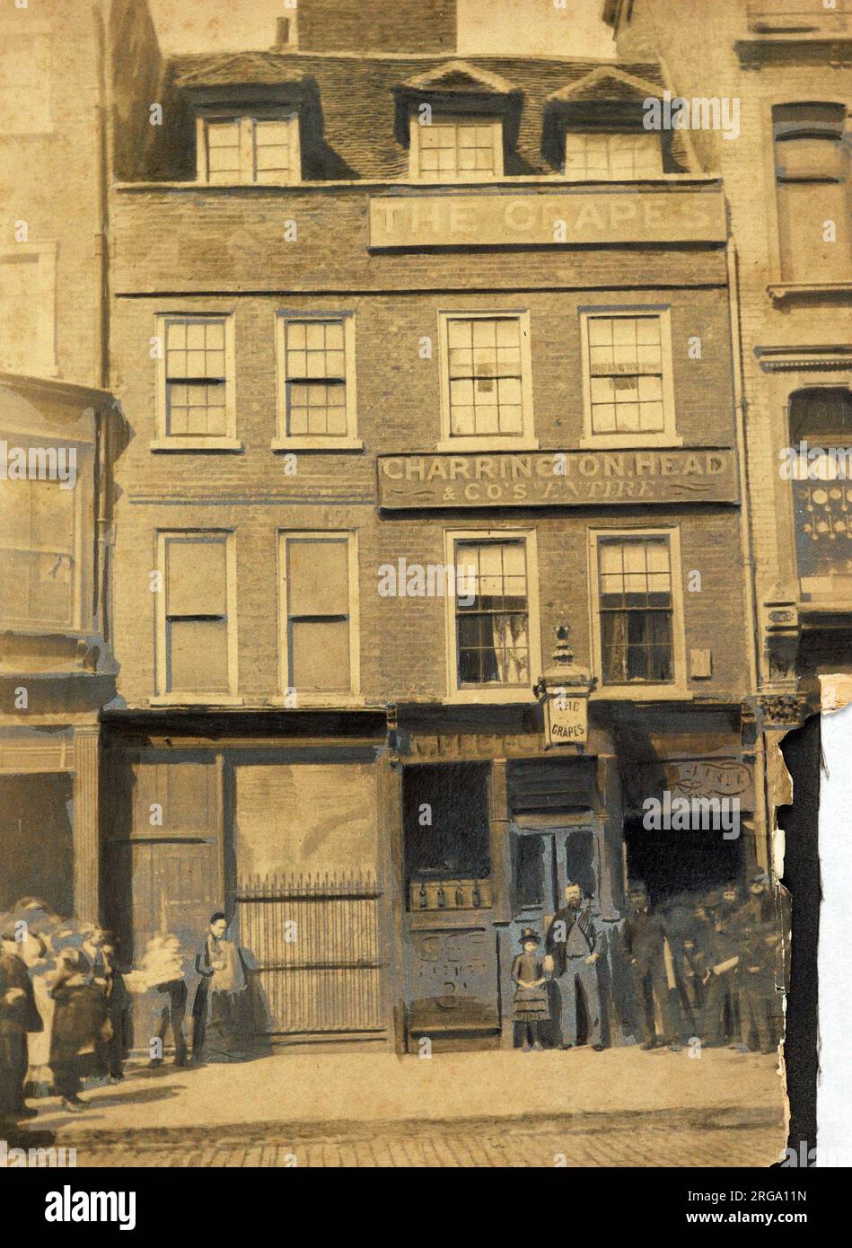 Photograph of Grapes PH, Southwark (Old), London. The main side of the print (shown here) depicts: Face on view of the pub.  The back of the print (available on request) details: Nothing for the Grapes, Southwark (Old), London SE1 1LB. As of July 2018 . Demolished and new pub built on the site Stock Photo