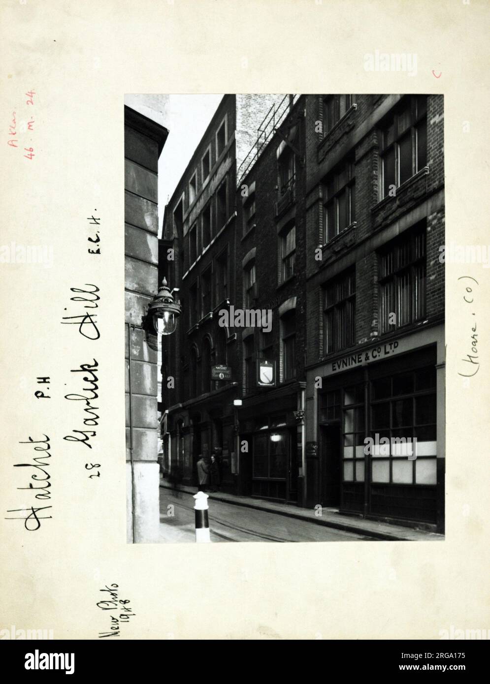 Photograph of Hatchet PH, City, London. The main side of the print (shown here) depicts: Left Face on view of the pub.  The back of the print (available on request) details: Nothing for the Hatchet, City, London EC4V 2BA. As of July 2018 . Renamed Three Cranes. This is an old.fashioned City boozer called the Hatchet, named after the Hatchet Trading Co. who were fur Tradingrs based nearby. Individually owned. Stock Photo