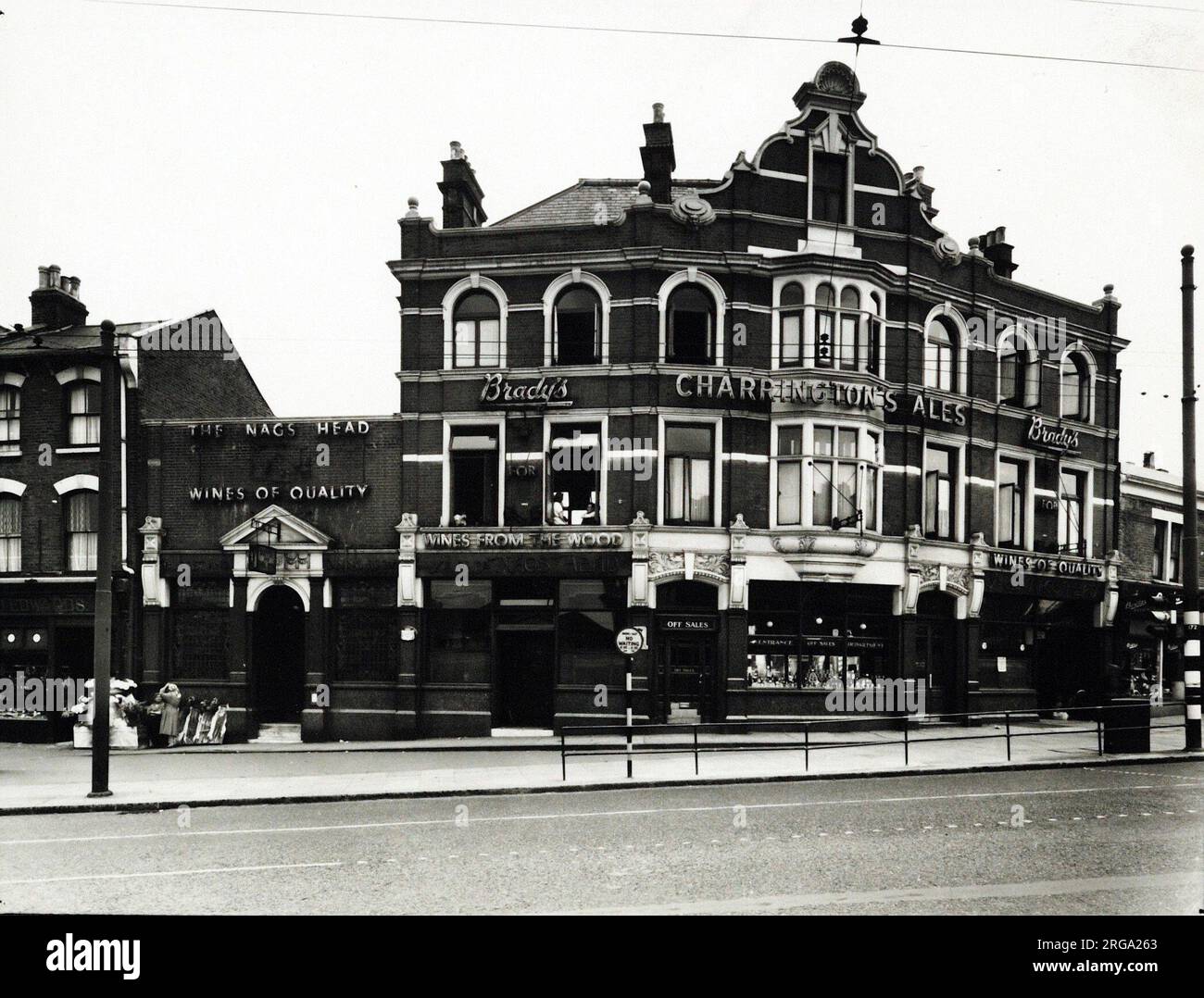 Photograph of Nags Head PH, Wood Green, London. The main side of the print (shown here) depicts: Left Face on view of the pub.  The back of the print (available on request) details: Photographer ID for the Nags Head, Wood Green, London N22 6DR. As of July 2018 . Renamed 'The Goose'. Stonegate Pub Co Stock Photo