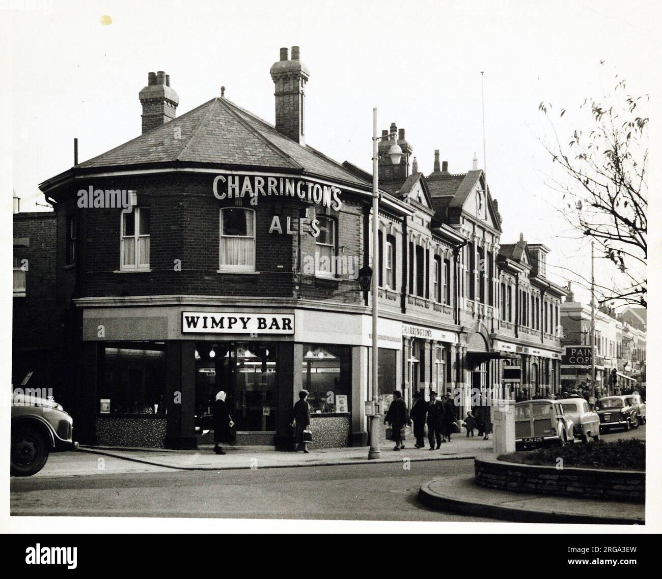 Photograph of Queens Hotel, Grays, Essex. The main side of the print (shown here) depicts