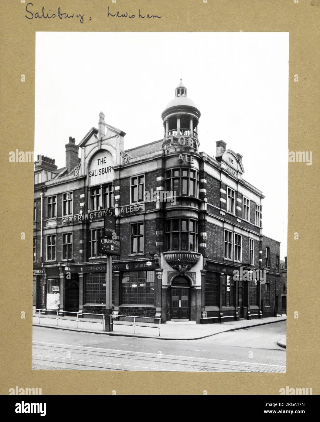 Photograph of Salisbury Arms, Lewisham, London. The main side of the print (shown here) depicts: Corner on view of the pub.  The back of the print (available on request) details: Nothing for the Salisbury Arms, Lewisham, London SE13 5JH. As of July 2018 . Demolished Stock Photo