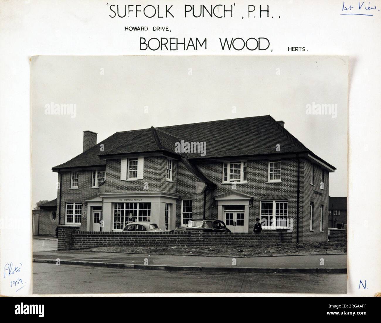 Photograph of Suffolk Punch PH, Borehamwood, Hertfordshire. The main side of the print (shown here) depicts: Right face on view of the pub.  The back of the print (available on request) details: Trading Record 1958 . 1961 for the Suffolk Punch, Borehamwood, Hertfordshire WD6 2PA. As of July 2018 . Renamed Willow Tree now flats Stock Photo