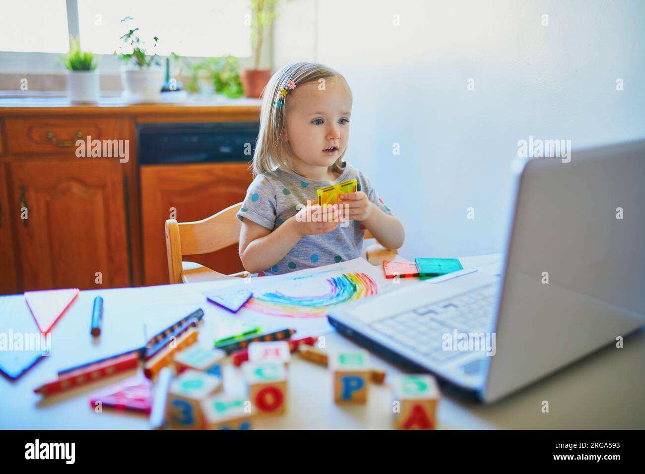 Girl computer education shapes hi-res stock photography and images - Alamy