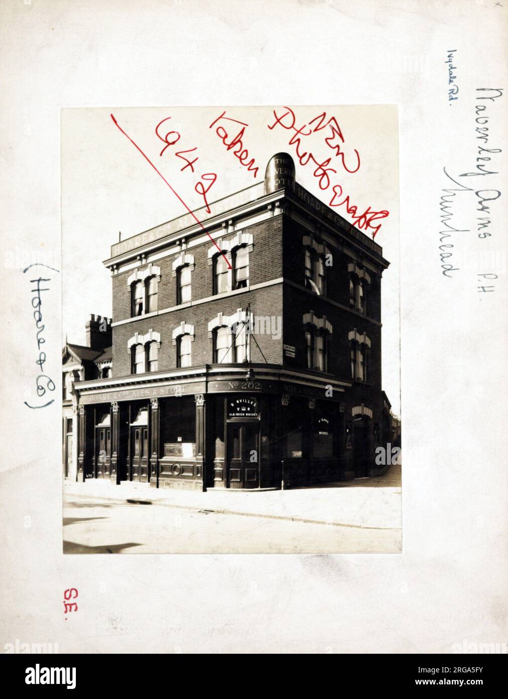 Photograph of Waverley Arms, Nunhead, London. The main side of the print (shown here) depicts: Right face on view of the pub.  The back of the print (available on request) details: Trading Record 1934 . 1941 for the Waverley Arms, Nunhead, London SE15 3BU. As of July 2018 . Punch Taverns Stock Photo