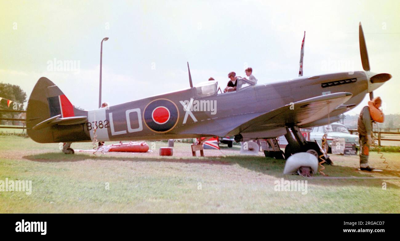 Supermarine Spitfire LF.XVIe TB382 'LO - X', (No. 602 (City of Glasgow) Squadron), at RAF Middleton St. George. Stock Photo