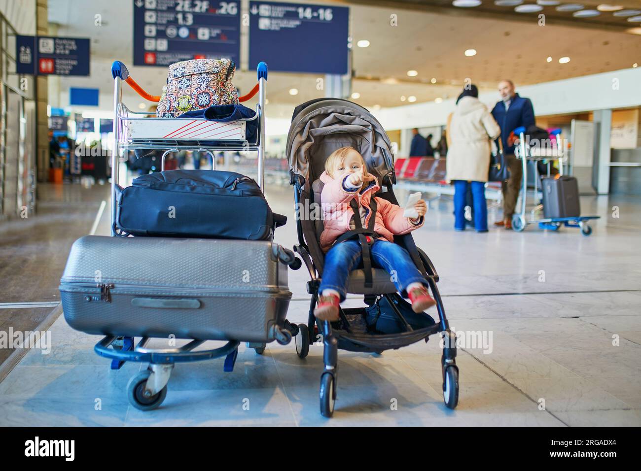 Baby stroller airport hi res stock photography and images Alamy
