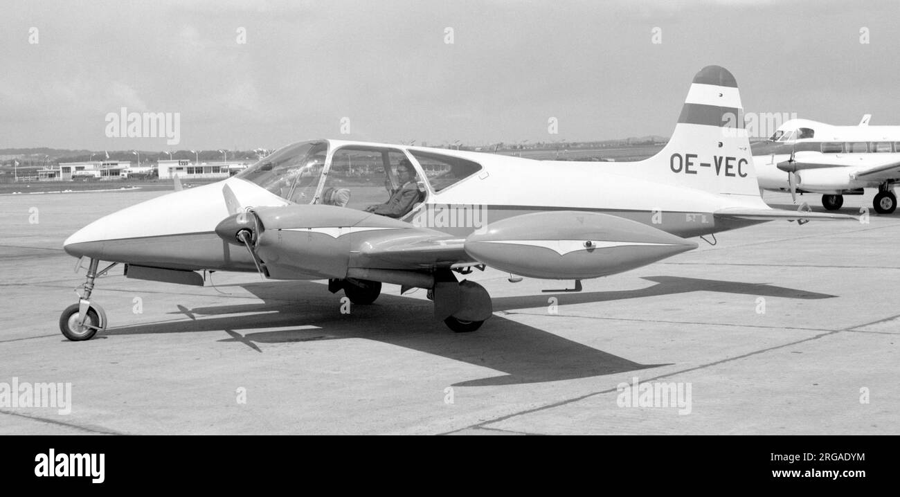 Circa flamingo Black and White Stock Photos & Images - Alamy