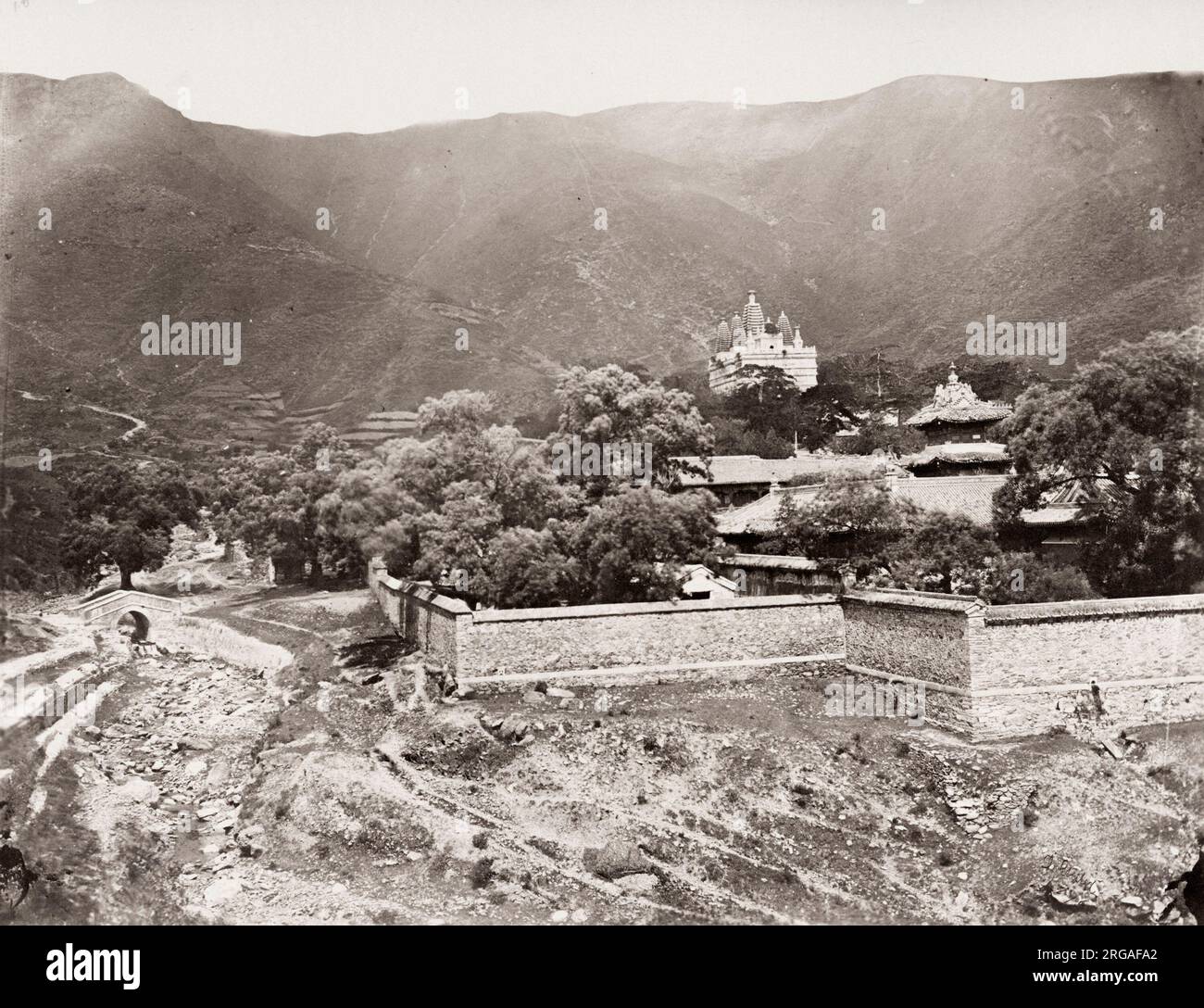 Old chinese temple 19th century hi-res stock photography and