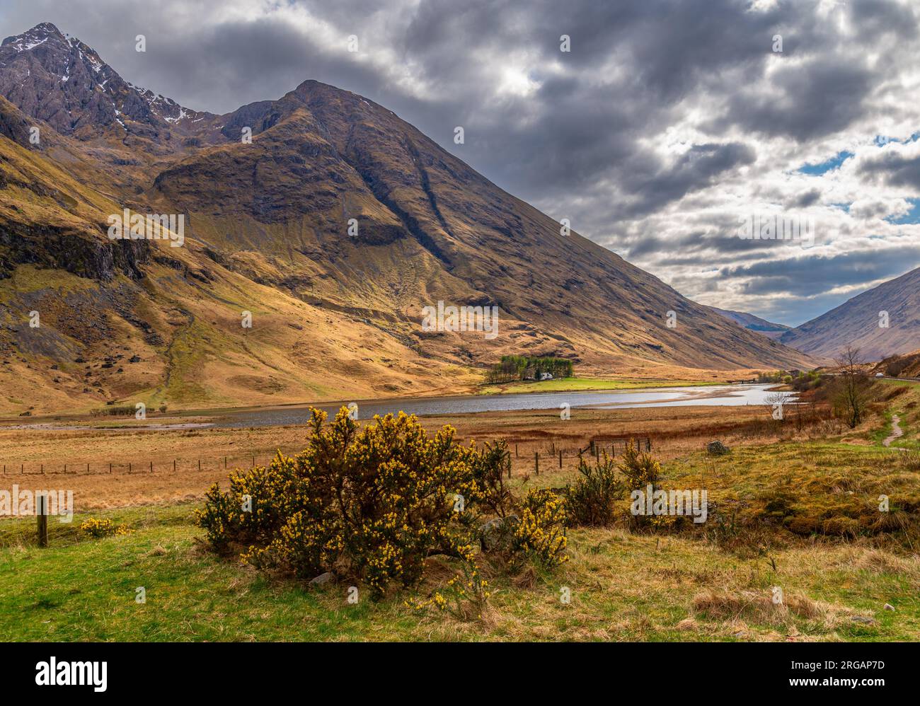 Glencoe and the wee white house, Lagangarbh Hut Stock Photo