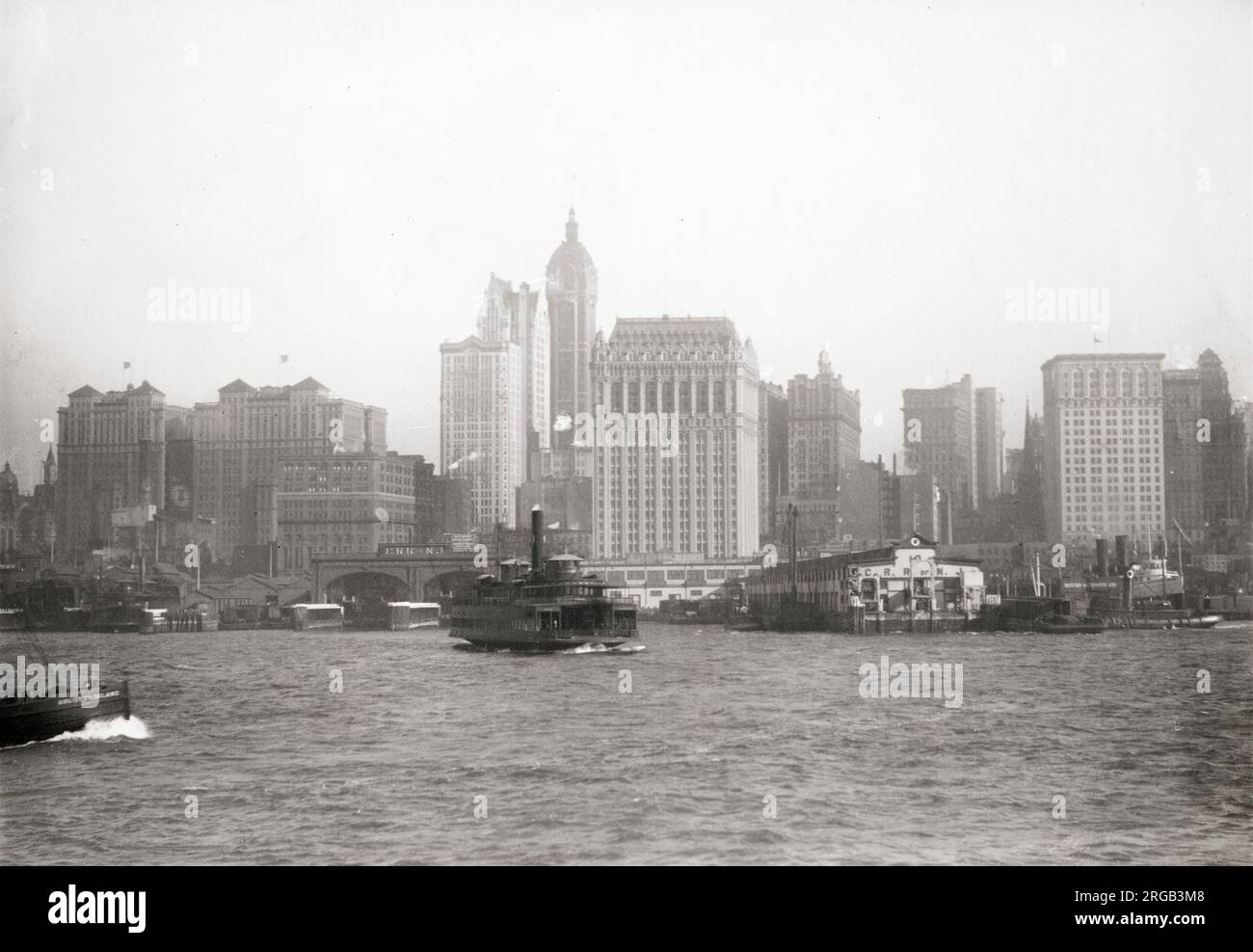 Vintage early 20th century press photograph: New York, Manhattan waterfront, 1920's. Stock Photo