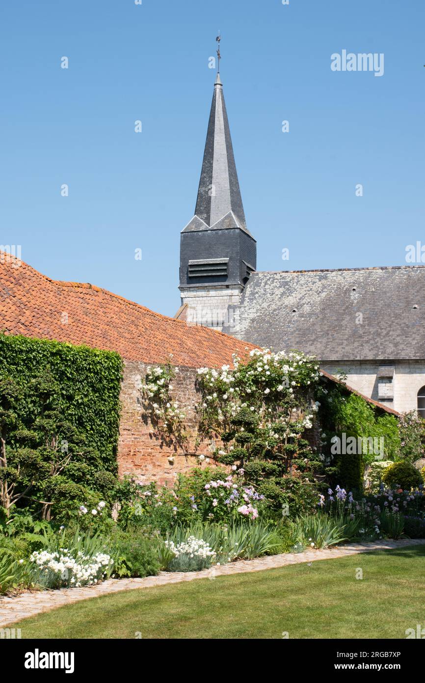Eglise Notre dame de l Assomption, Jardins de Maizicourt Stock Photo
