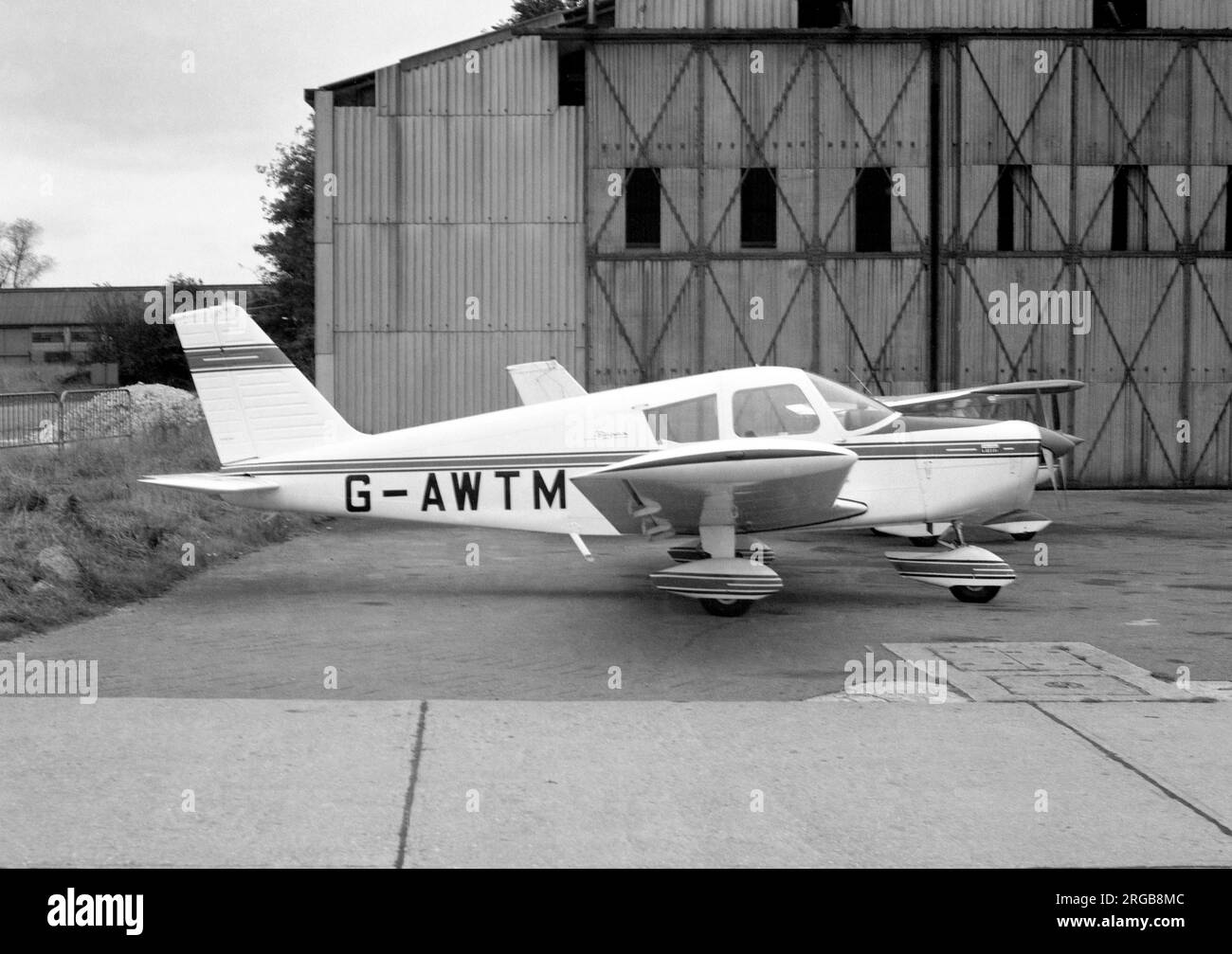 Piper PA-28-140 Cherokee G-AWTM (msn 28-25128), at Biggin Hill in November 1969. Stock Photo