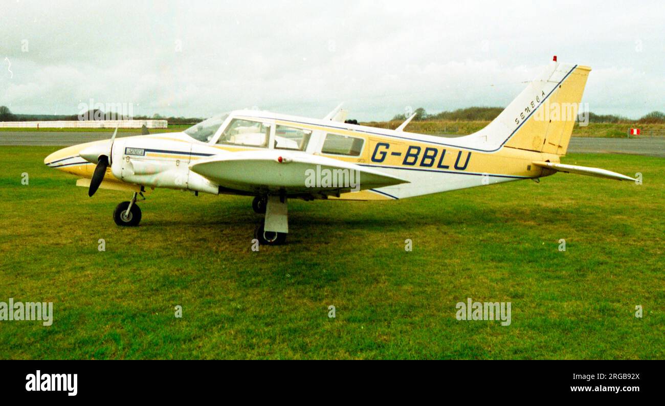 Piper PA-34-200 Seneca G-BBLU (msn 34-7350271). Stock Photo