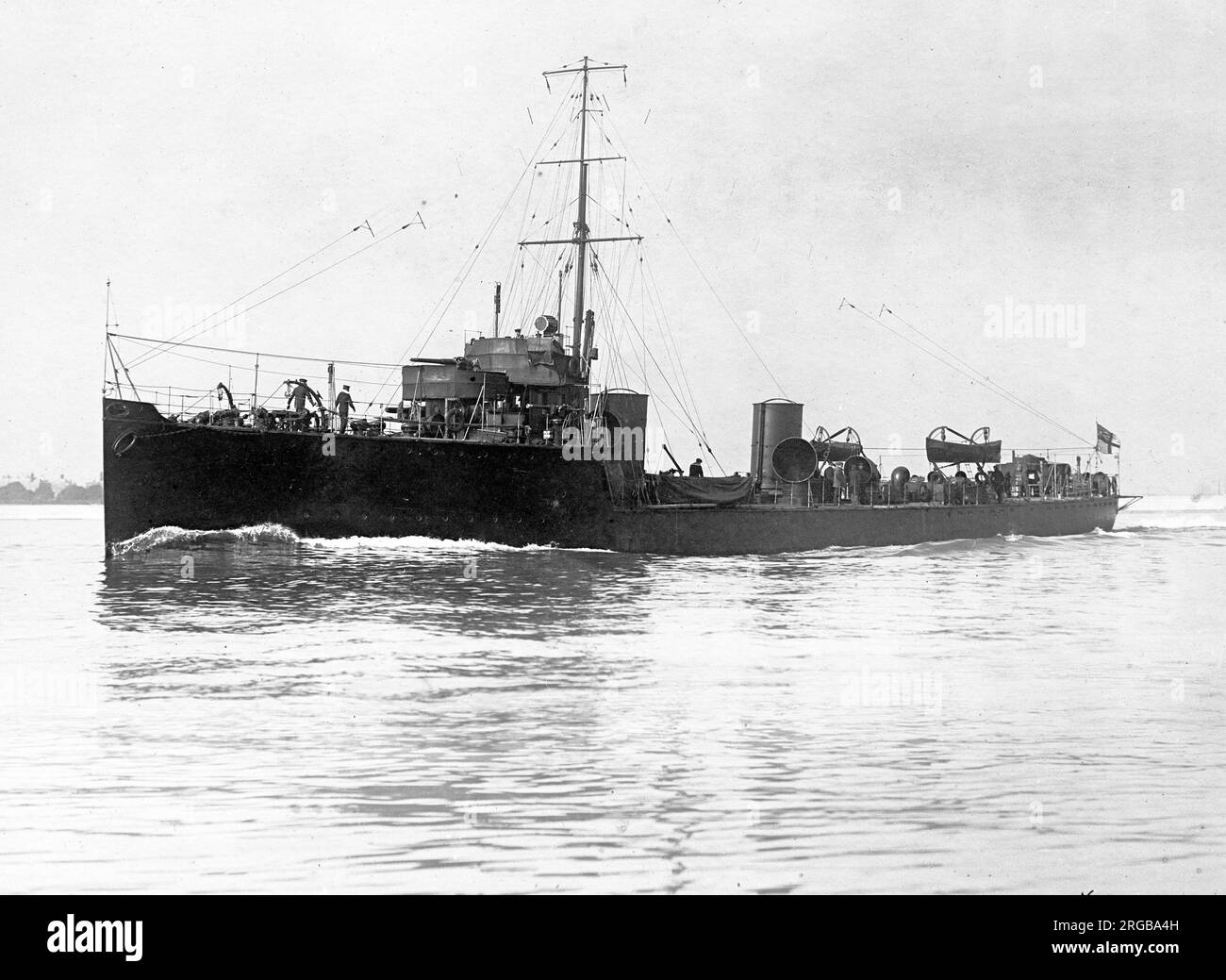 Royal Navy - HMS Kale, a Hawthorn Leslie type River-class destroyer ordered under the 1903-1904 Naval Estimates and named after the Kale Water in the Scottish Borders, as the first ship to carry this name in the Royal Navy. Kale was laid down on 16 February 1904 at the Hawthorn Leslie shipyard at Hebburn-on-Tyne and launched on 8 November 1904 and completed in August 1905. After commissioning Kale served with various Flotilla in Home waters, until, on 27 March 1918 Kale was lost after striking a British contact mine in the North Sea with the loss of 41 officers and men. 'The court martial enqu Stock Photo