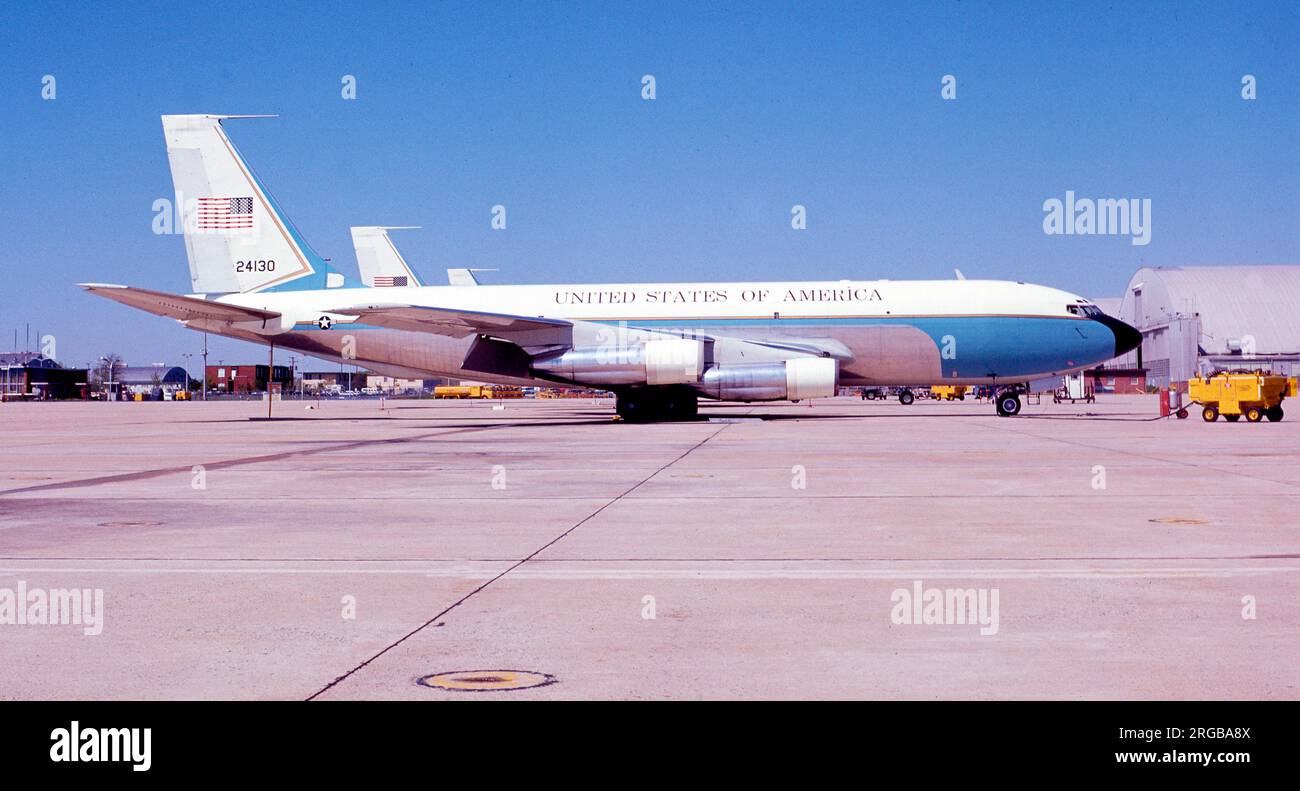 Boeing VC-135B-BN Stratolifter 62-4130, of the 89th Military Airlift Wing at Andrews Air force Base in June 1976, for duties as a support aircraft for presidential / VVIP transports. (Converted to VC-135B. 4130 later reverted to C-135B, then was modified to RC-135W 'Rivet Joint' electronic intelligence aircraft). Stock Photo