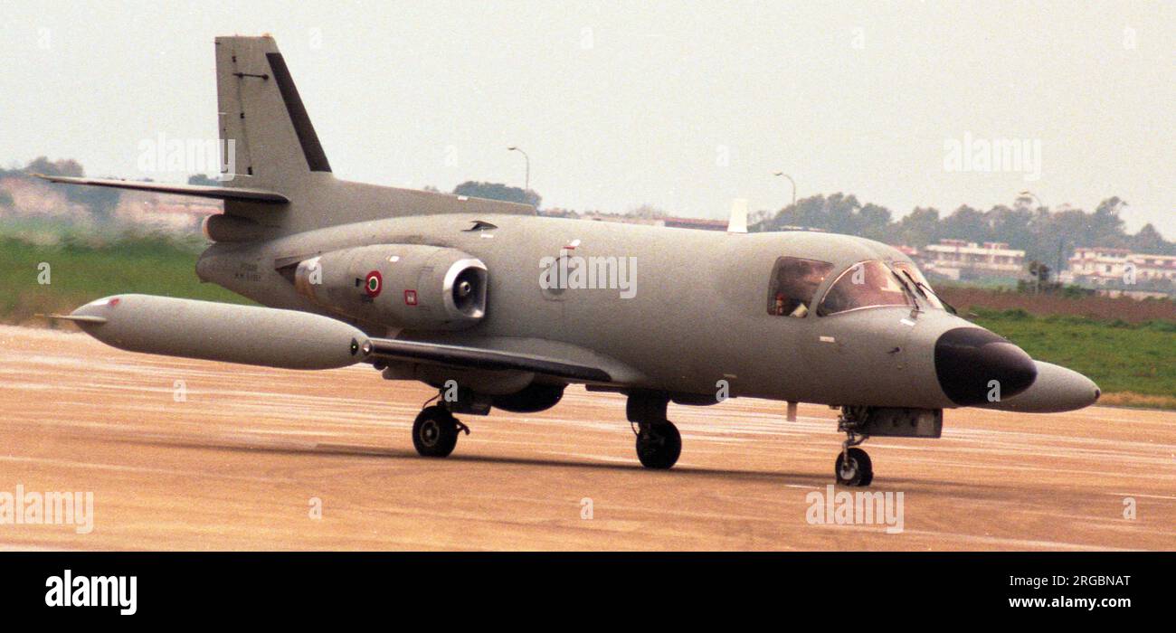 Aeronautica Militare - Piaggio-Douglas PD.808GE. Guerra Elettronica Electronic warfare variant. (Aeronautica Militare - Italian Air Force) Stock Photo