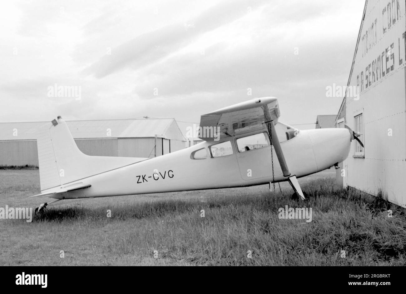 Cessna 185C Skywagon ZK-CVG (msn 185-0681), of Mount Cook Air Services Ltd Stock Photo