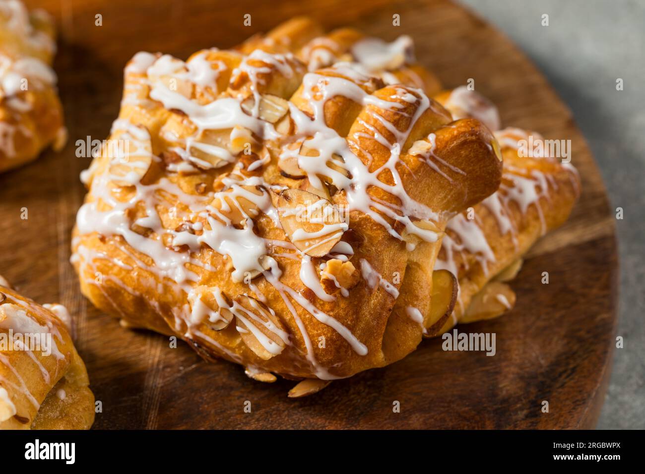 Homemade Bear Claw Pastry With Almond And Frosting Stock Photo Alamy homemade-bear-claw-pastry-with-almond-and-frosting-stock-photo-alamy