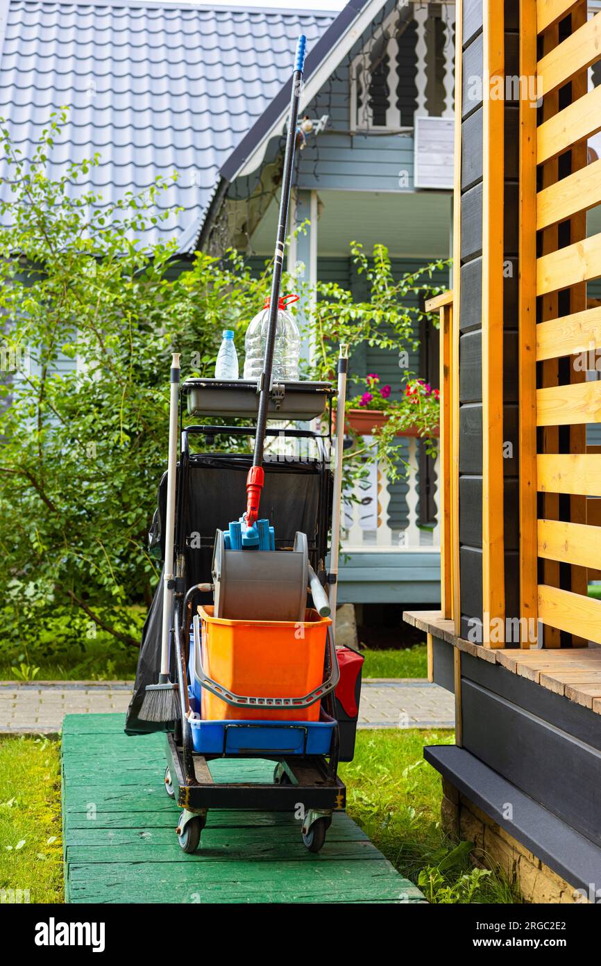 Cleaning cart hi-res stock photography and images - Alamy