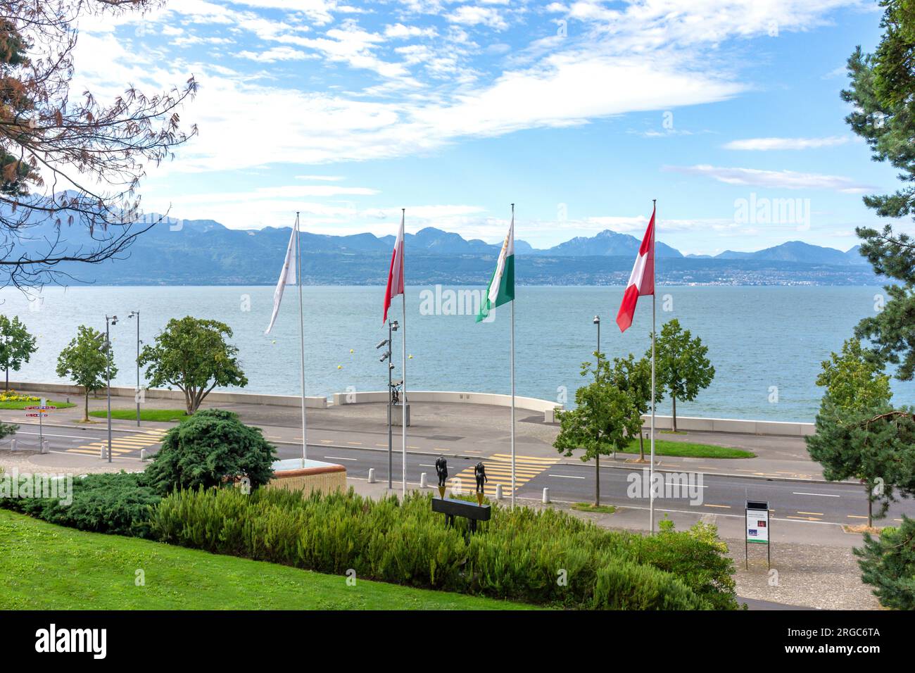 Lac Leman (Lake Geneva) and Quay d'Ouchy from Olympic Park (Parc Olympique), Ouchy, Lausanne, Canton of Vaud, Switzerland Stock Photo